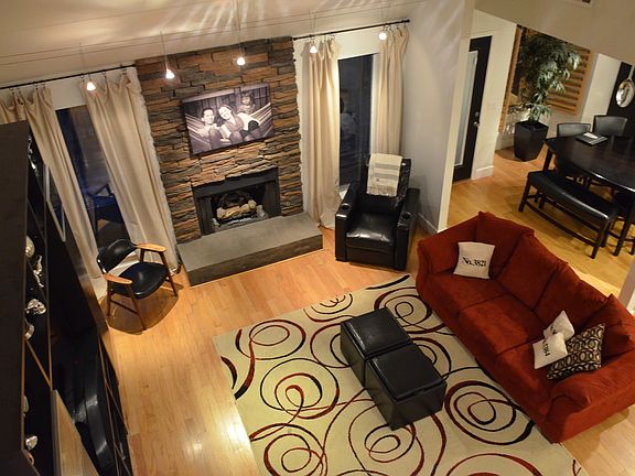 Open living/kitchen/dining