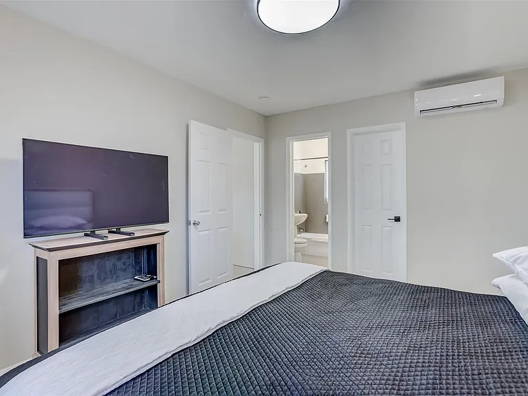 1005 NE 17th Ct — Photo 13