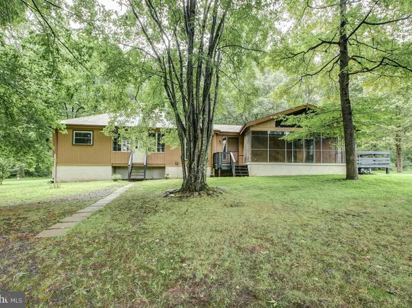 8297 Squires Ln, Warrenton, VA 20187