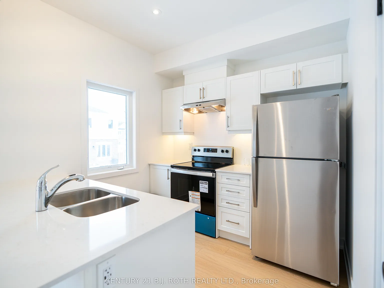 3 bed, $2,600 — Photo 2