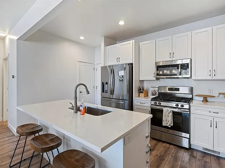 14818 S Queens Garden Ln — Photo 23