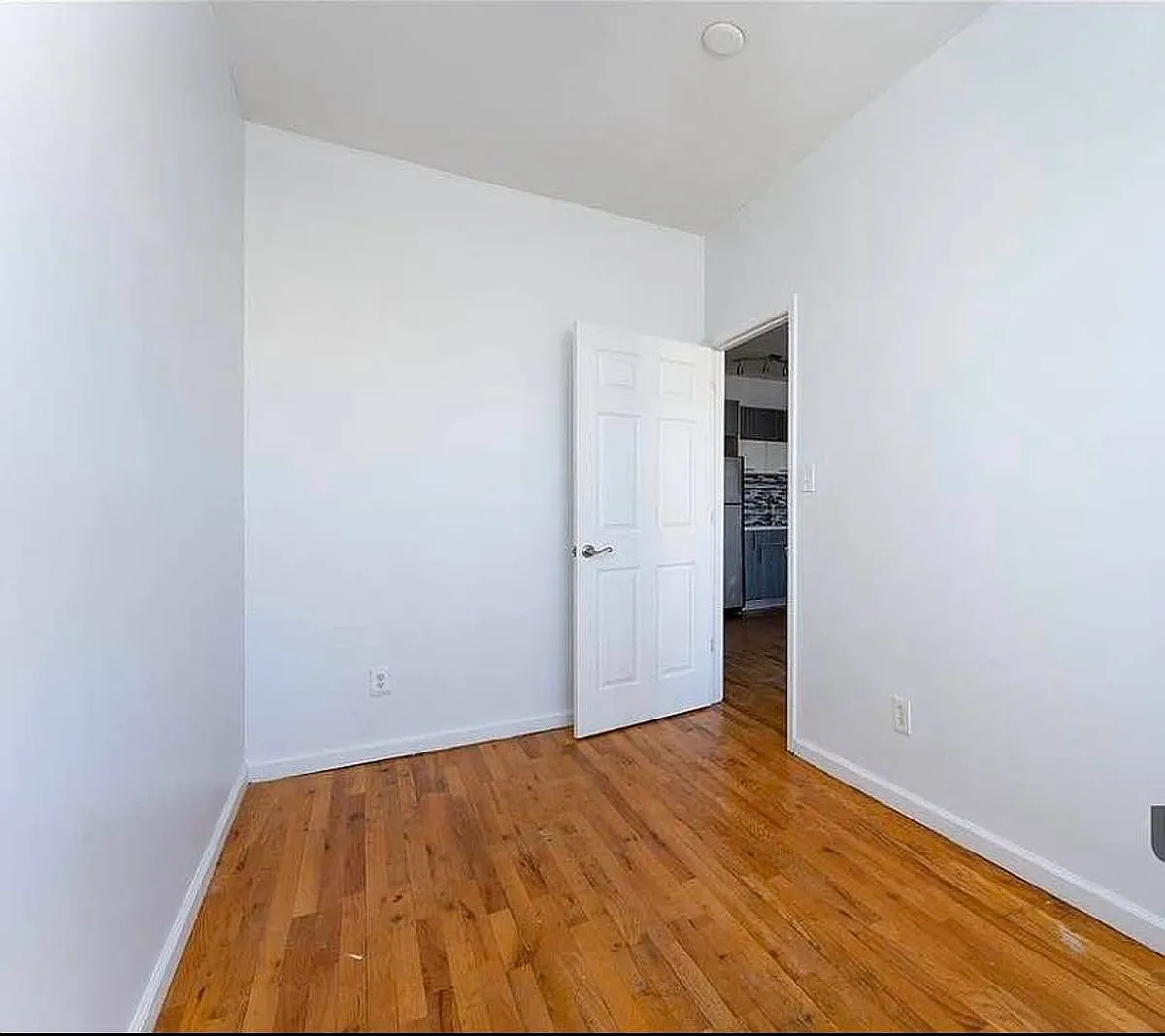 Building Photo - 802 Evergreen Ave #3