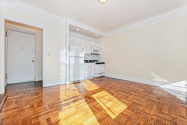 1st image of 204 Sherman Ave APT 5J