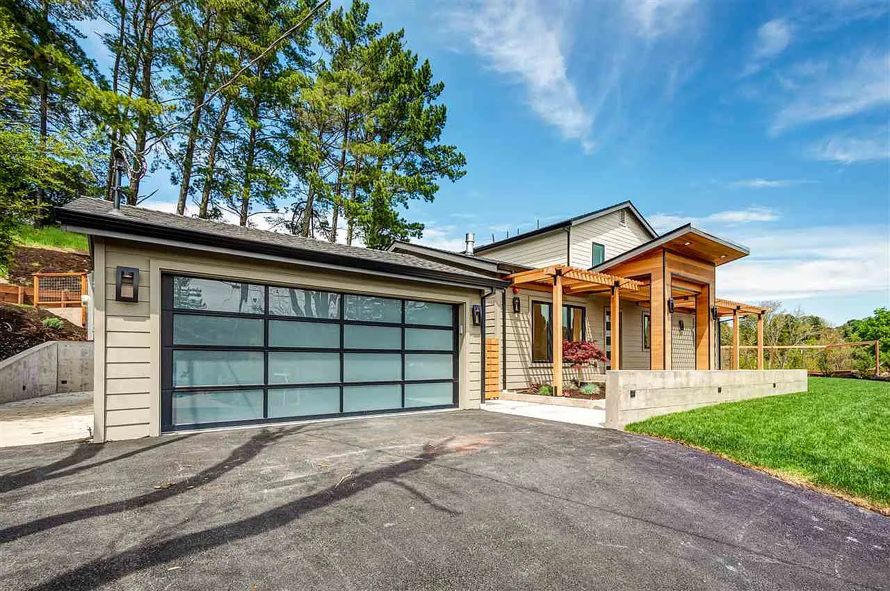 41 Hillcrest Dr photo 1