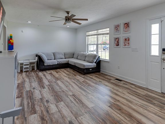 2nd image of 38210 Dublin Ct