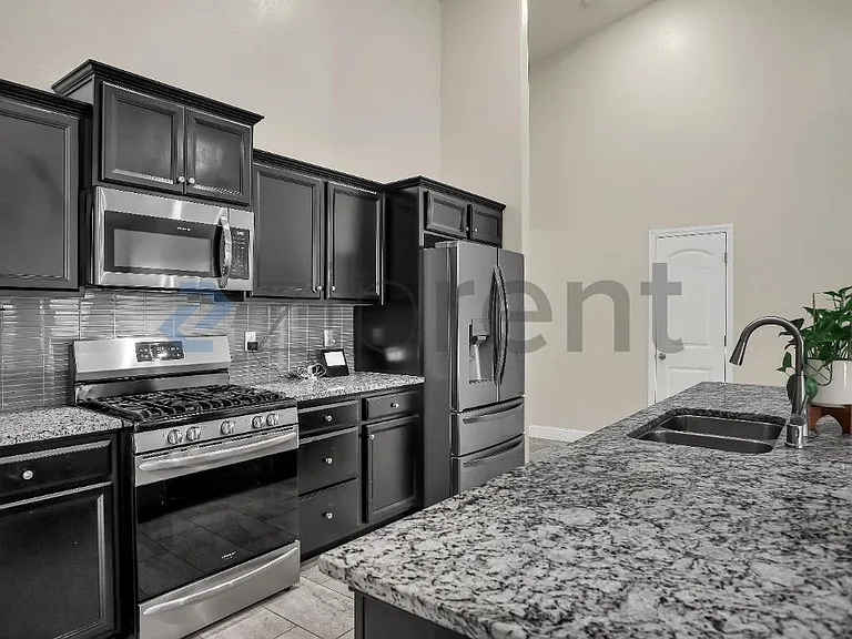 5462 W Floradora Ave — Photo 11