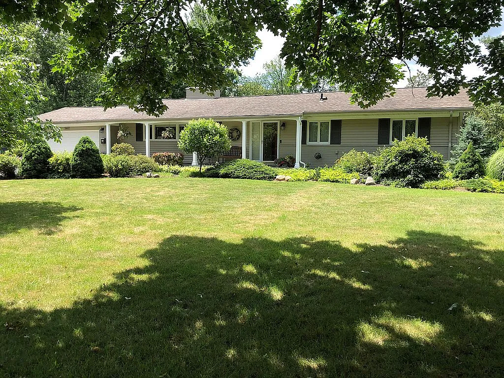 2865 Middlebury Ln photo 1
