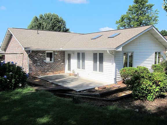 4th image of 1512 Woodbury Ct