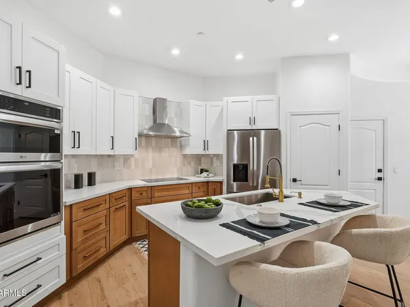 7318 E WOODSAGE Lane, Scottsdale, AZ 85258