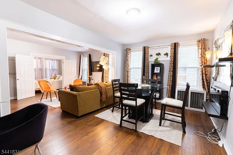 3 bed, 1.0 bath, $2,300 — Photo 4
