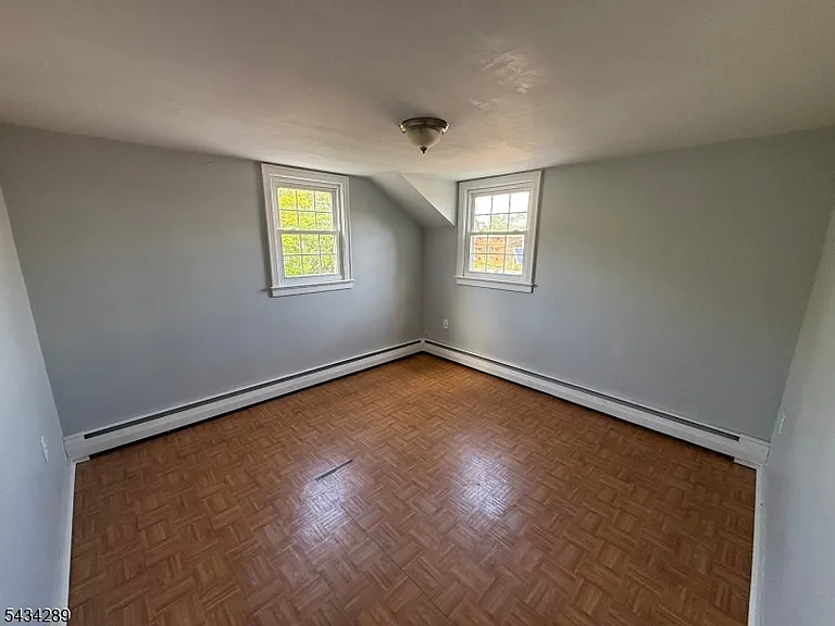 112 Stiles St — Photo 3
