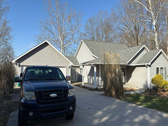 3rd image of 4599 E Division Rd