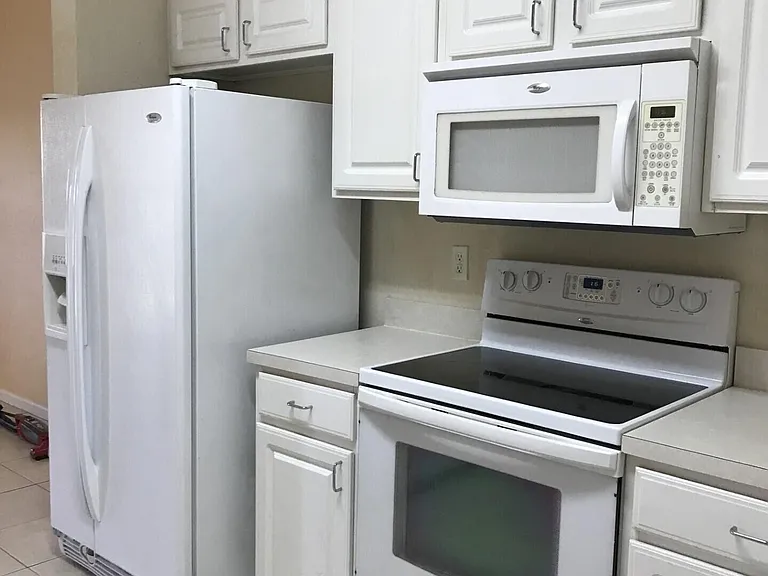 4234 Emerald Vis — Photo 6