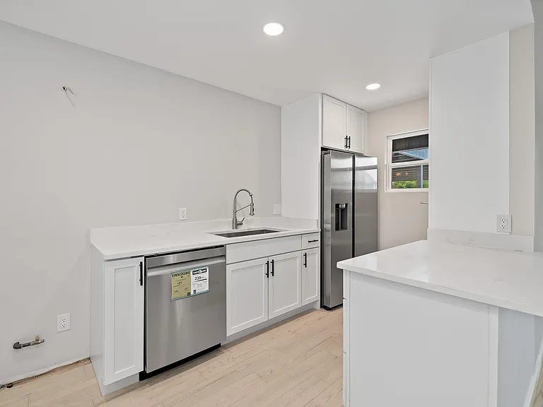 1703 New York Ave — Photo 12