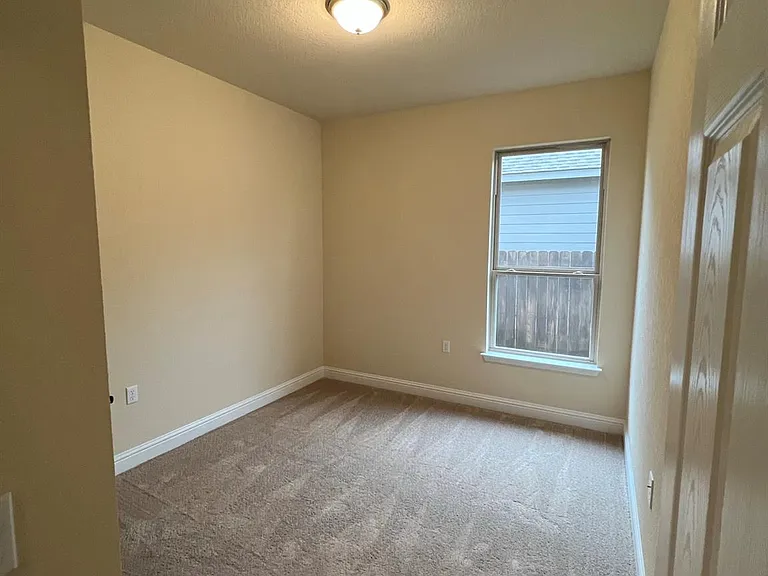 704 Falkland Trce — Photo 19