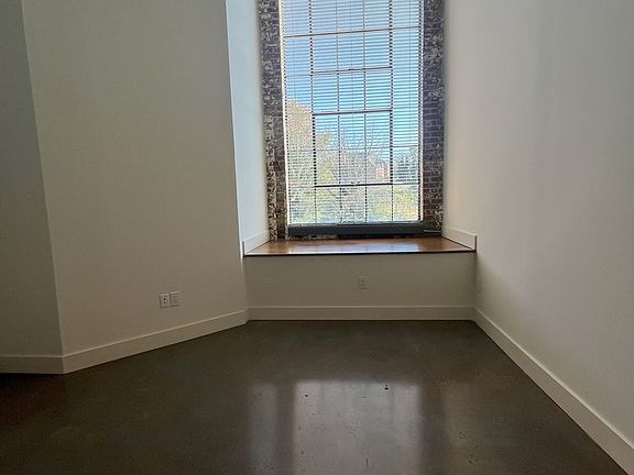 5th image of 712 12th St #107