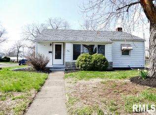 1401 N 12th St, Pekin, IL 61554