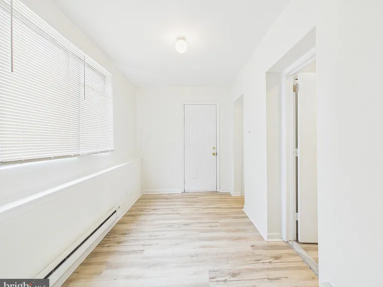 143 N 21st St #1R — Photo 9
