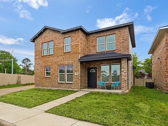 3rd image of 100 Newport Pl