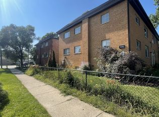 1014 Edwards St APT 2, Waukegan, IL 60085