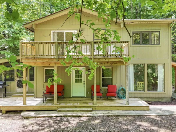 1765 Mohican Ln, Sugar Grove, OH 43155