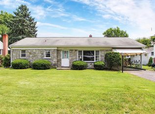 145 Farm Ln, Lancaster, PA
