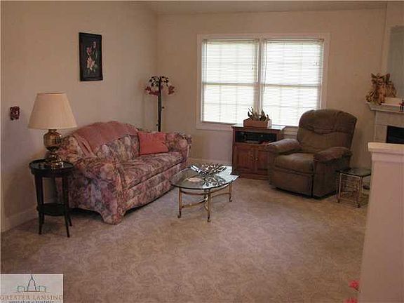 3rd image of 316 Emerald Dr