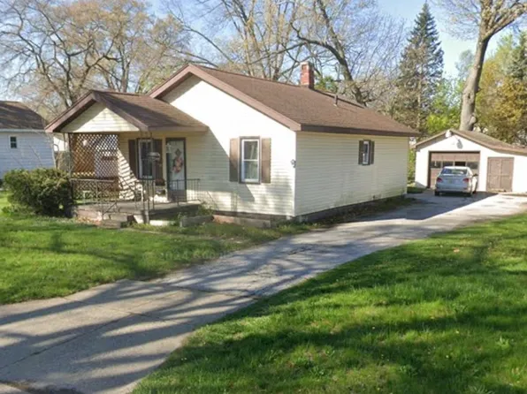 2335 Moon St, Muskegon, MI 49441