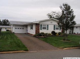 8 Markham Rd, Brick, NJ 08724