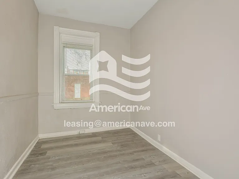 1348885_010_wm_-_main_bedroom_13448154.jpg
