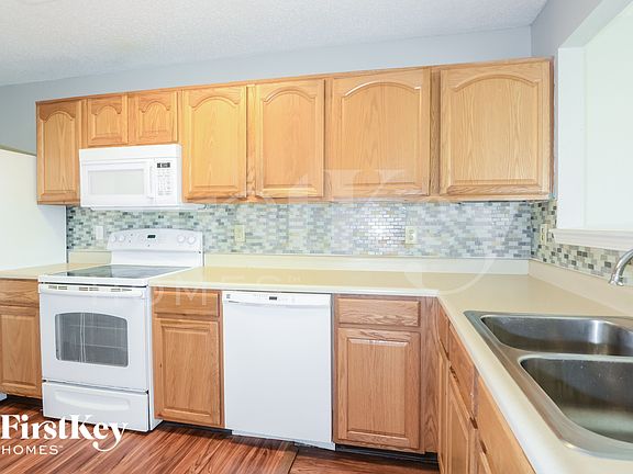 5th image of 1319 Freemont Ln