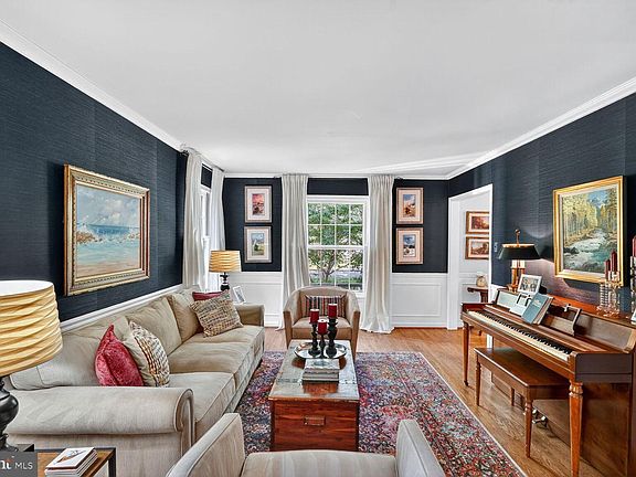 5th image of 2301 Starcrest Dr