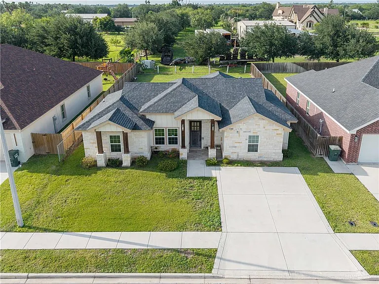 1401 Matilda Rose St — Photo 19
