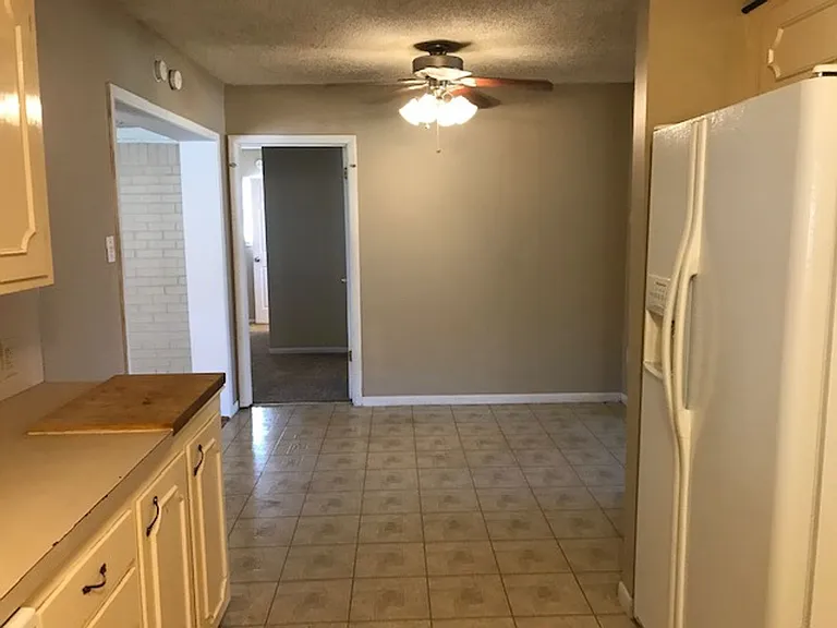 5234 Burbank Dr — Photo 16