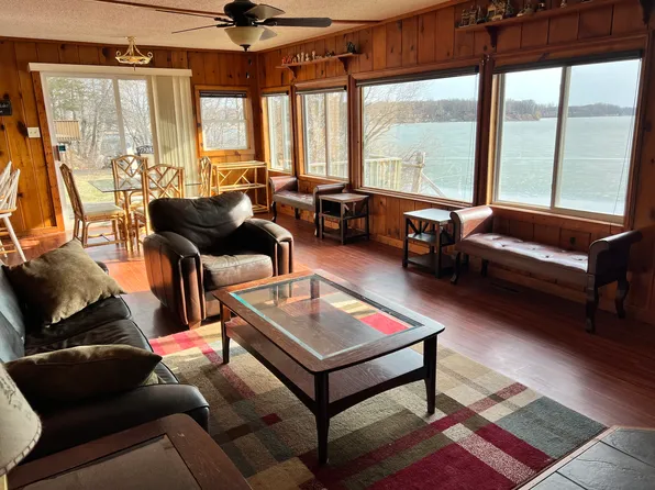 29850 Glader Blvd, Lindstrom, MN 55045