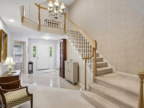 3rd image of 19 Chadwell Pl