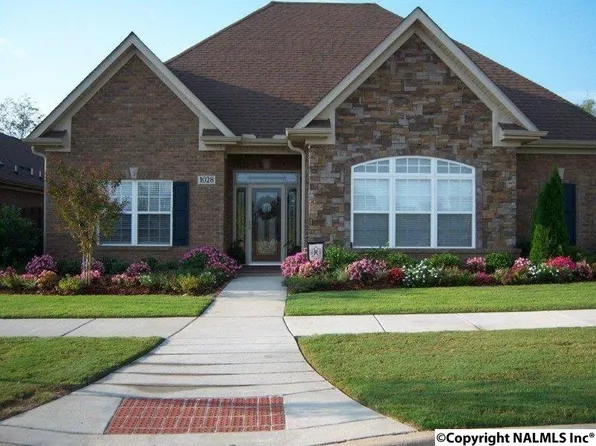 1028 Split Rock Cv NW, Huntsville, AL 35806