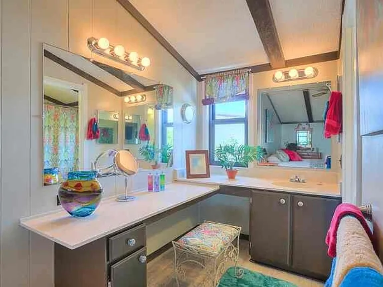 1 Serena Dr SE — Photo 12