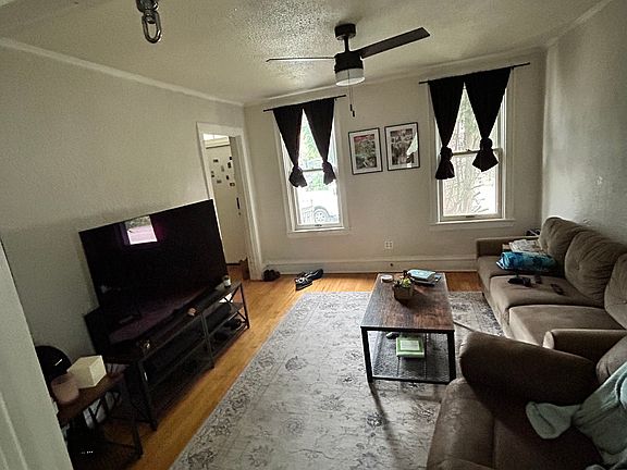 3rd image of 697 Randolph Ave #697