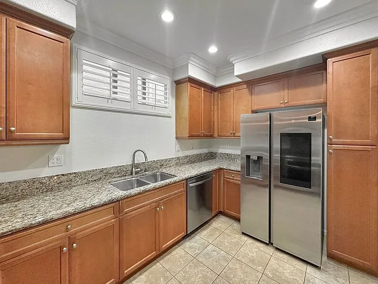 1828 Scarlet Pl — Photo 9