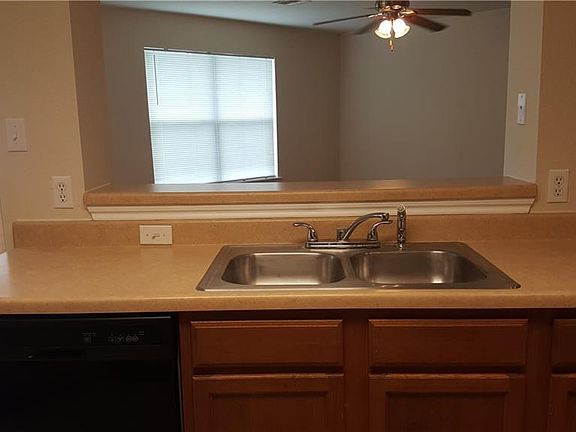3rd image of 304 Antelope Trl