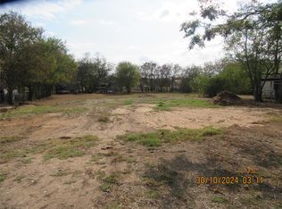 42 W South St, Whitesboro, TX 76273