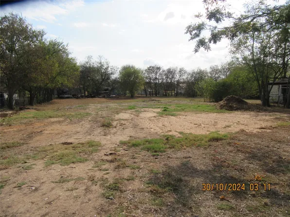 42 W South St, Whitesboro, TX 76273