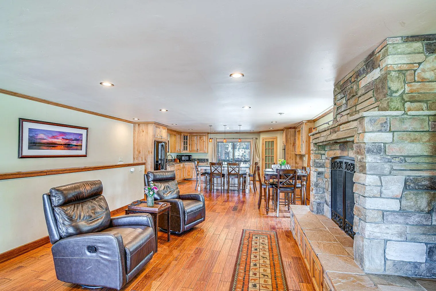 4 bed, 3.0 bath, 1905 sqft, $5,368 — Photo 1