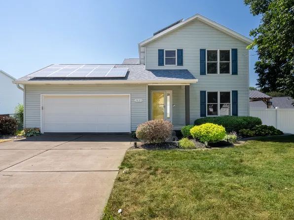 2625 Revo Rd, Davenport, IA 52806