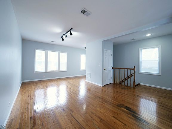 2nd image of 1527 N Wieland St #2