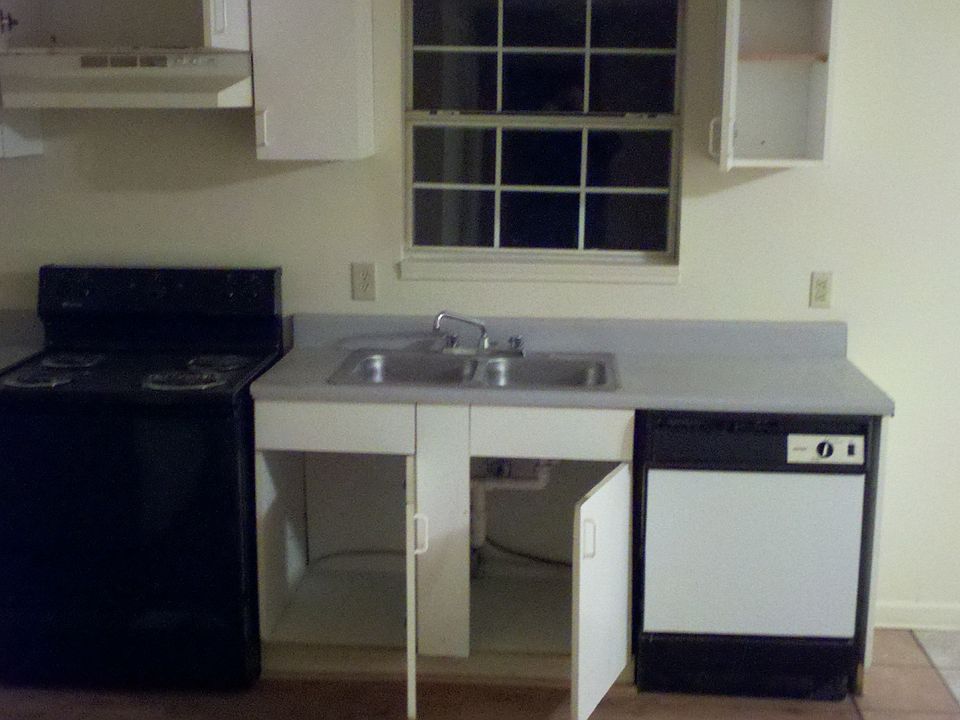 2nd image of 1013 Staley Ave #C