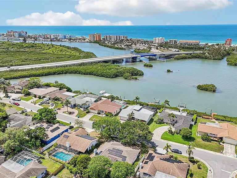 8083 Bayhaven Dr — Photo 35