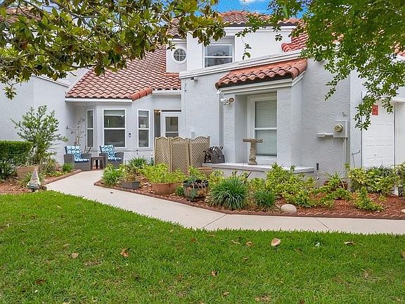 2nd image of 2604 Albion Ave