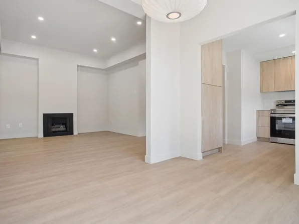 1060 Cypress St, Vancouver, BC V6J 3K5